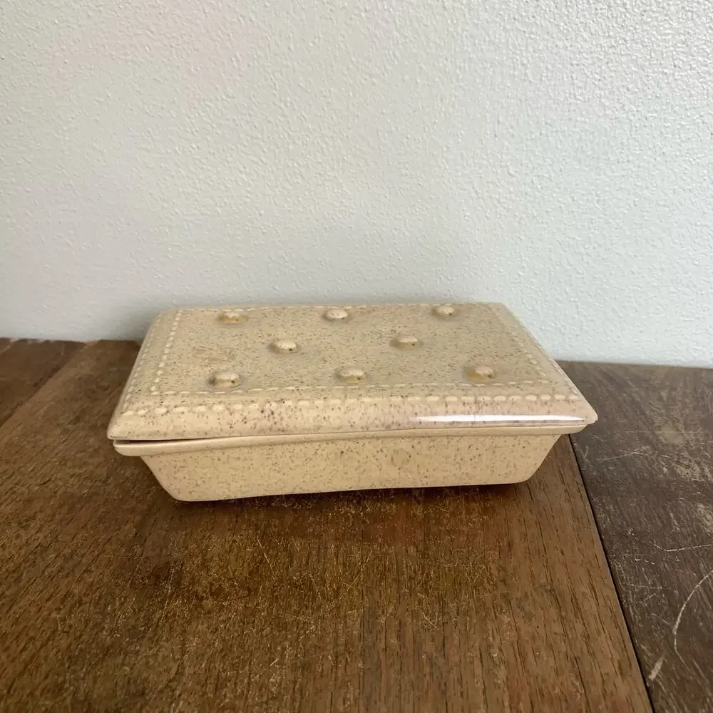 VINTAGE cream gold ottoman style trinket jewelry box ceramic Signed by Nelson